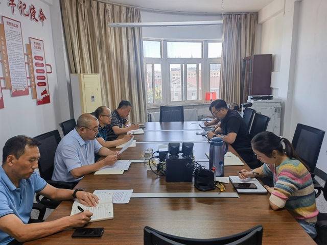 学习现场-上新闻.jpg 学习现场-上新闻.jpg